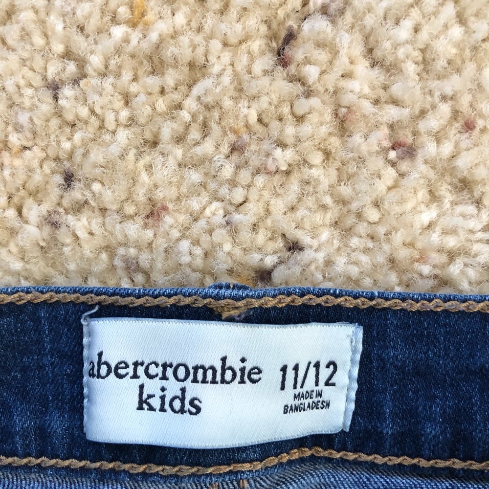 Girls Denim Shorts - Picture 3 of 4